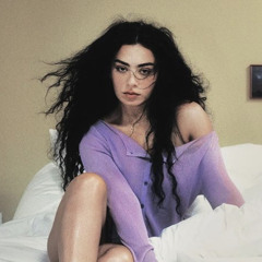 Charli XCX - Hotel