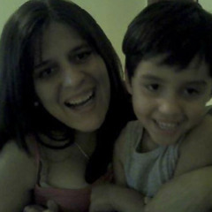 sempre que fico triste deito no colo da minha mae