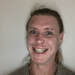 RAVEN JAK - COMICALLY COMEDIC COMEDY