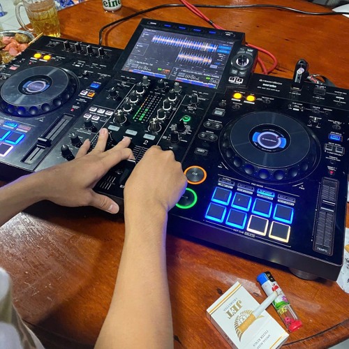 Nhường Em Cho Yêu Thương Khác -