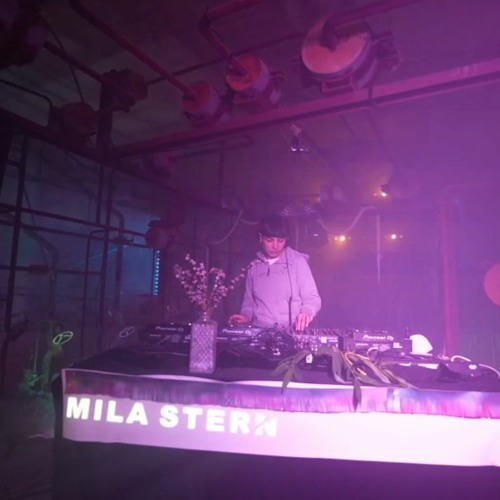 Mila Stern - Arm Aber Warm - Station Endlos