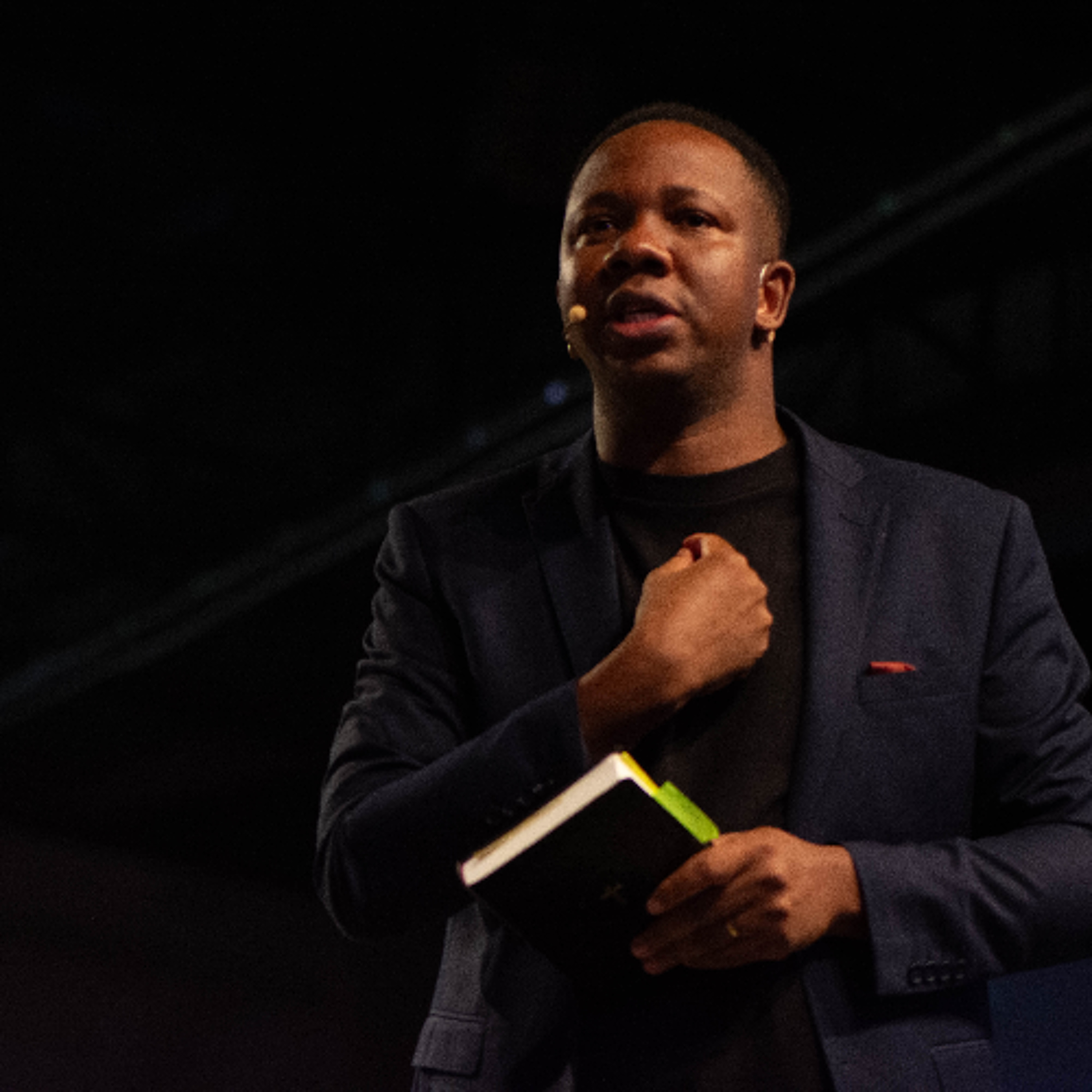 Assombro Sagrado encontro que desestabiliza, revela e reorienta | José Malua