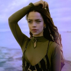 Curiosities 016 - Cici