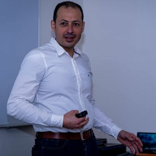 محاضره ازاي نوصل للشركات العالمية و نطور نفسنا و نبني شبكة علاقات م محمد رضوان.m4a