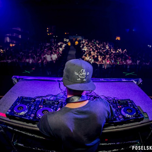 Stream Resis Listen to Live Sets playlist online for free on SoundCloud