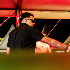 MT - PELO MENOS EU TE EMPURREI X FICA DE 4 [ DJ GCL DO MARTINS ] MC JACARE