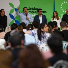 Alberto  Weretilneck -  El Gobierno de Río Negro llevó soluciones habitacionales a Cinco Saltos