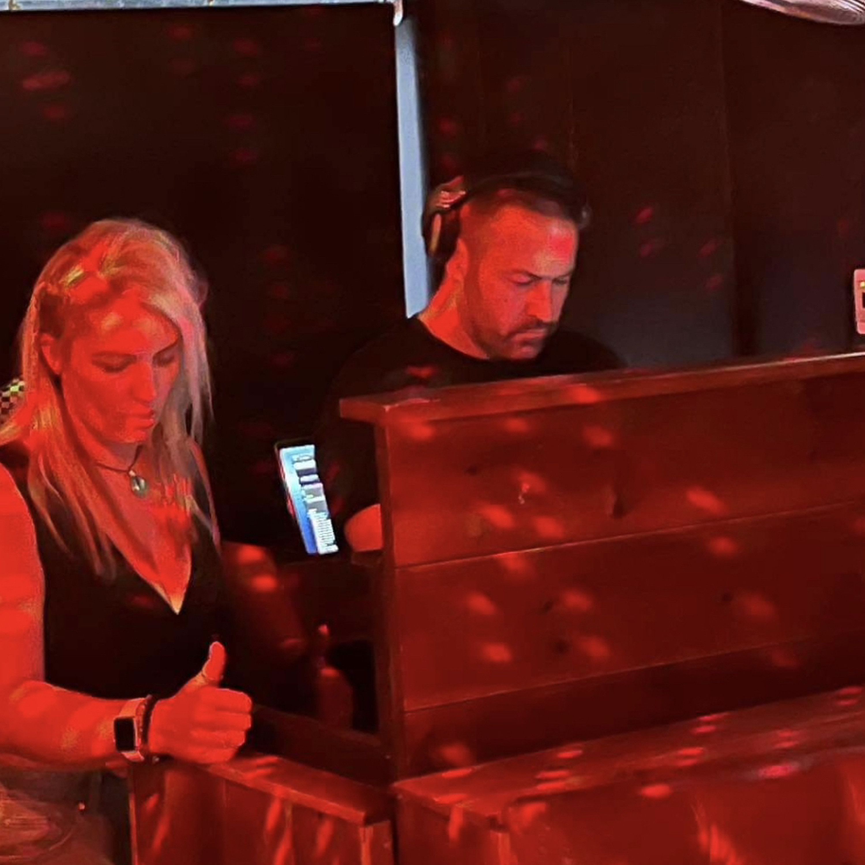 Sunset Sessions with Stoby & Sonia Scott