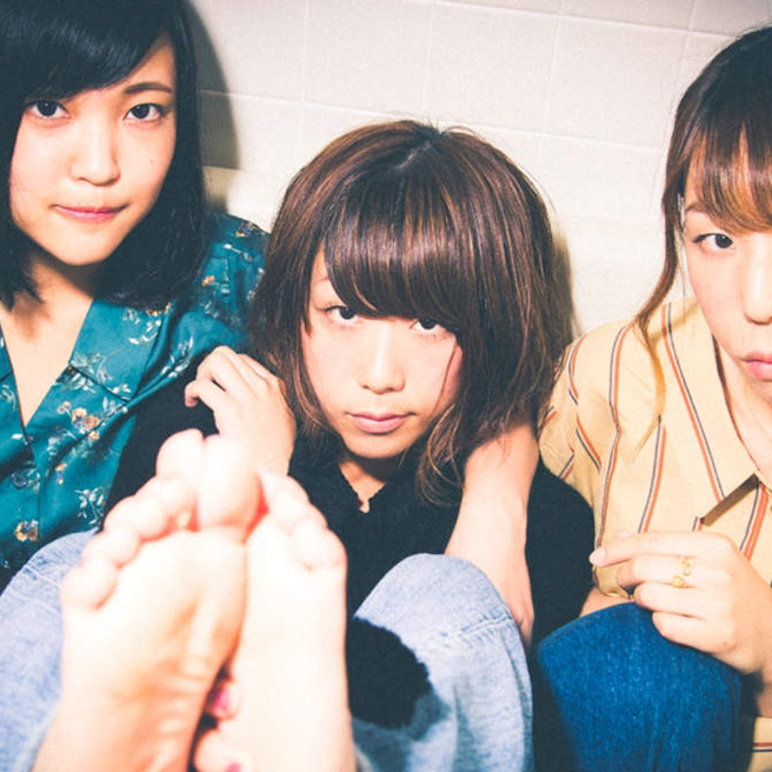 Listen to Hump Back 「短編小説」 by . in mmkHB playlist online for