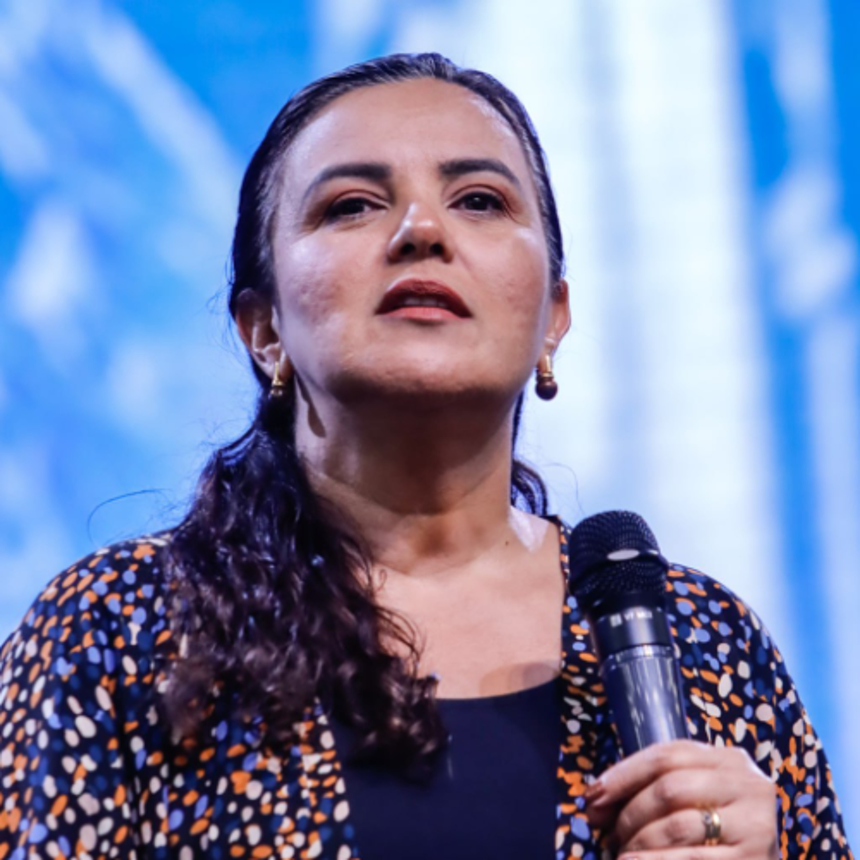 Socorro na angústia: Deus nos livra dos danos diante das aflições - Jannayna Albuquerque