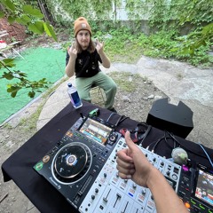 Angel b2b She in a brooklyn backyard
