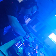 Tech House Happy learned how to putt?!