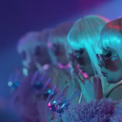 Wellhello - Nem olyan lány