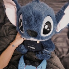 Nằm bên anh- mickey