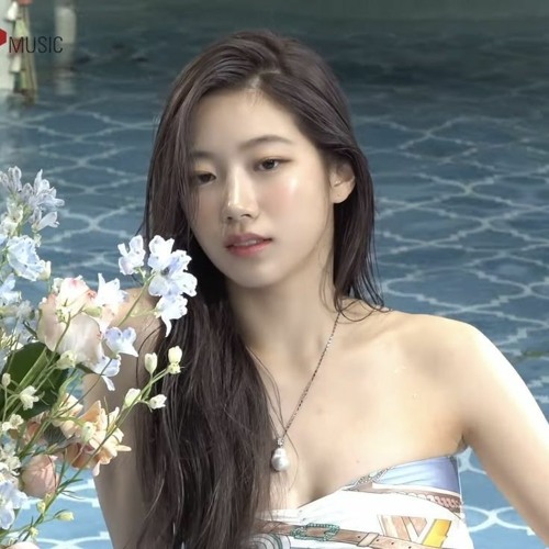LE SSERAFIM 르세라핌 Blue Flame