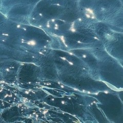 깊은 바다에 손만 담그고 지난 이들은 모르겠지. 너의 바다에 빠져 보지 않고 지난 이들은 모르겠지.