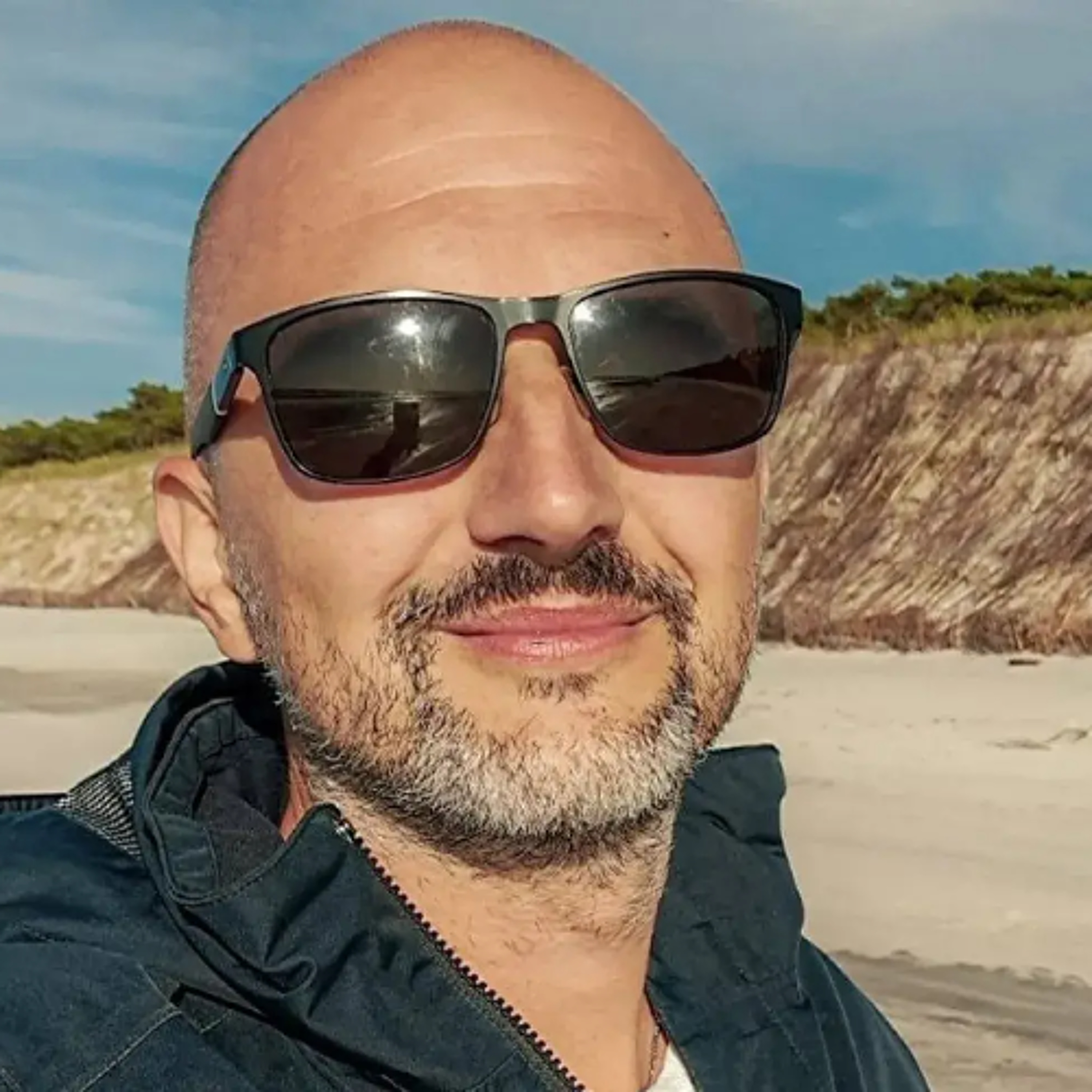 Дзмітрый Гурневіч .“Добрыя рускія” — дык хто яны такія? Разбіраемся з Дзмітрыем Гурневічам.