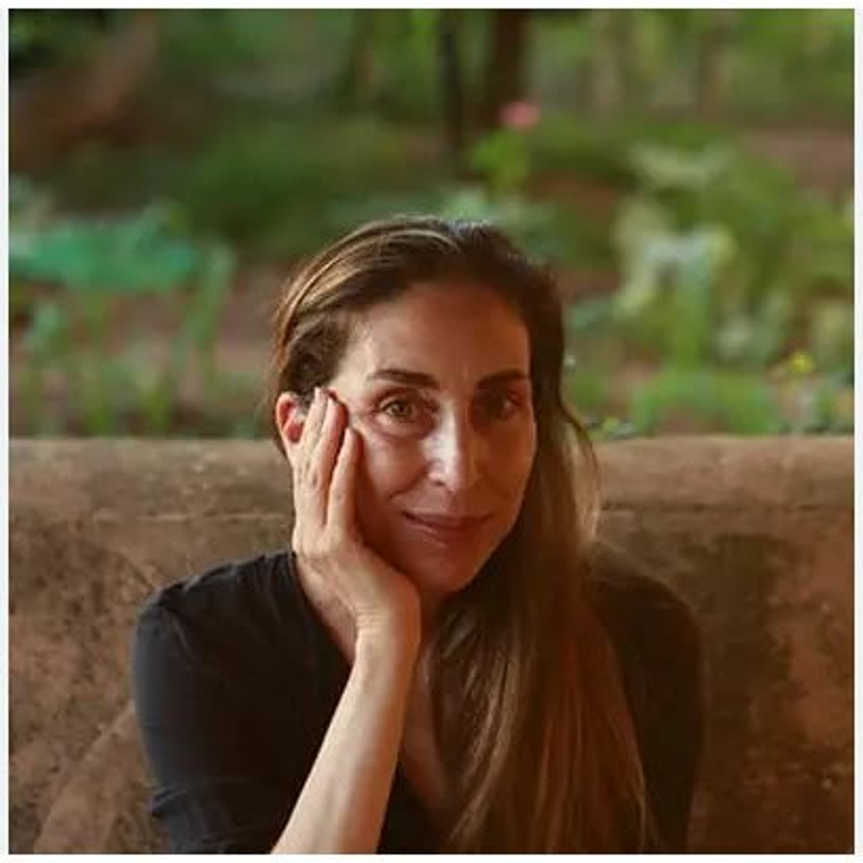 Live From SIBF 2023: Laia Farran Graves, Little Book Of Versace & Little Book Of Prada (05/11/23) thumbnail