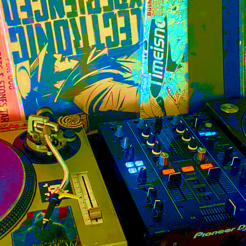 Saturday Mashup: tytus.cpp: some new garage & jungle vinyls #2