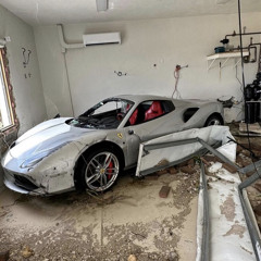 Gigi Hadid NINEOZEE w BIGGUM