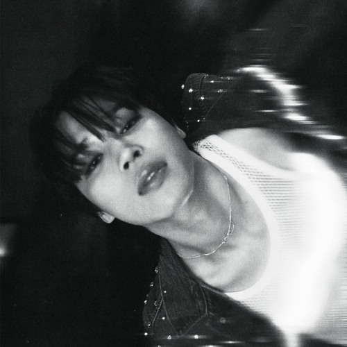 𝐢'𝐝 𝐫𝐚𝐭𝐡𝐞𝐫 𝐛𝐞 𝐥𝐨𝐬𝐭 𝐢𝐧 𝐭𝐡𝐞 𝐥𝐢𝐠𝐡𝐭