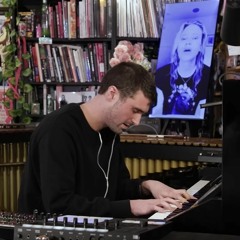Fred again.. – Delilah (Pull Me Out Of This) [Tiny Desk Version]