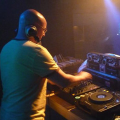 dj Carlow