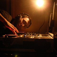DJ Noam Roiz