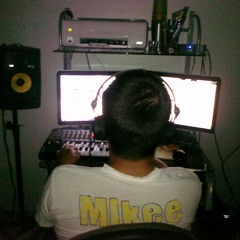 Roberto Apodaca & Mike V. - Ashley Rivera (Original Mix)