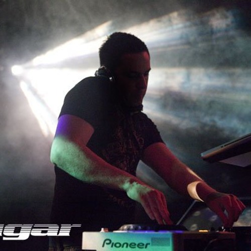 Dj Roshan — artist photo