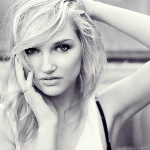 Neon Hitch - Am I Dreaming (ROBOPOP Remix)