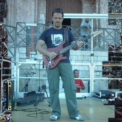 Manu Paradiso guitarist