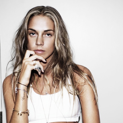 Edei - In My Bed Edei - In My Bed