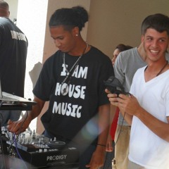 DJ HouseHead