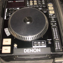 DJ DEELOW