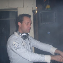 DJ Franciscus Mashup Full version - On the Run vs Heads will Roll