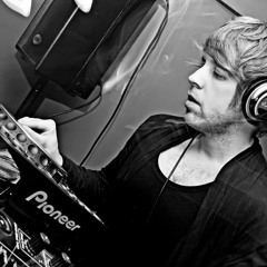 Stephen Roberts De:Bug