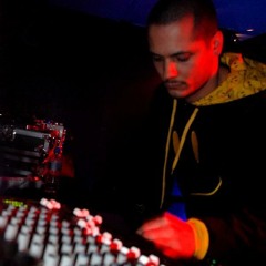 Mik Izif / Old Live Act