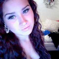 Ellie Robyn Vandelur