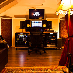 Grunge / Rock - Two Glass Eyes