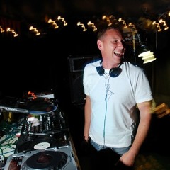 DJbomb