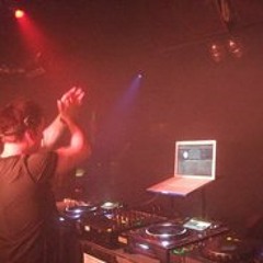 DJ Si Kennedy