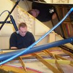 Steve 'Styvyn' Larson