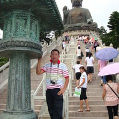 Alex ေအာင္ လင္း  (林荣发)