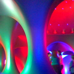 left speaker 808