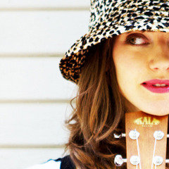 Girl On ©Sparrow
