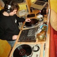 DJ New Tronic