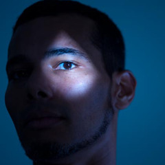 02 Just Love Me (Feat. Rjd2 And Aaron Livingston)