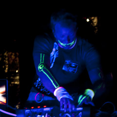 Hot N Cold Down Under - DJUber (LMFAO vs. The Crystal Method)