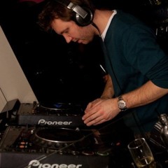 DJ D3nnis
